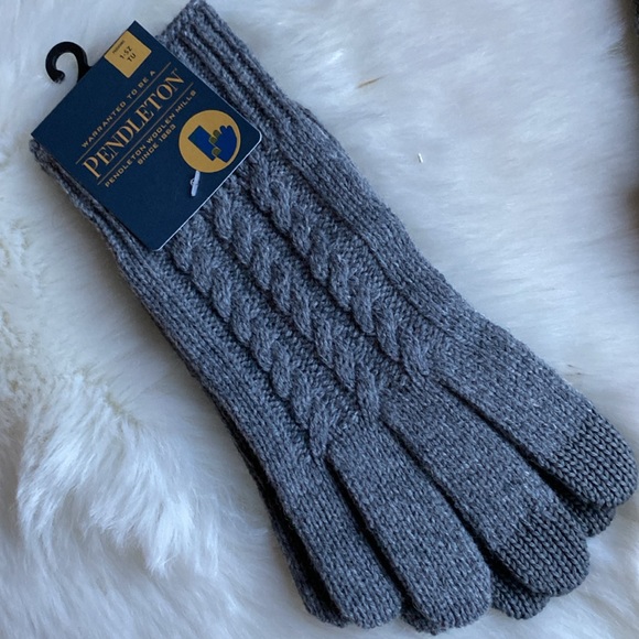 PENDLETON CABLE KNIT BEANIE & GLOVES DARK GRAY - Picture 3 of 3